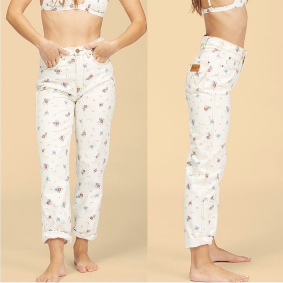 wrangler x billabong limited edition white she's cheeky floral jeans womens‎ 25 - Picture 9 of 9